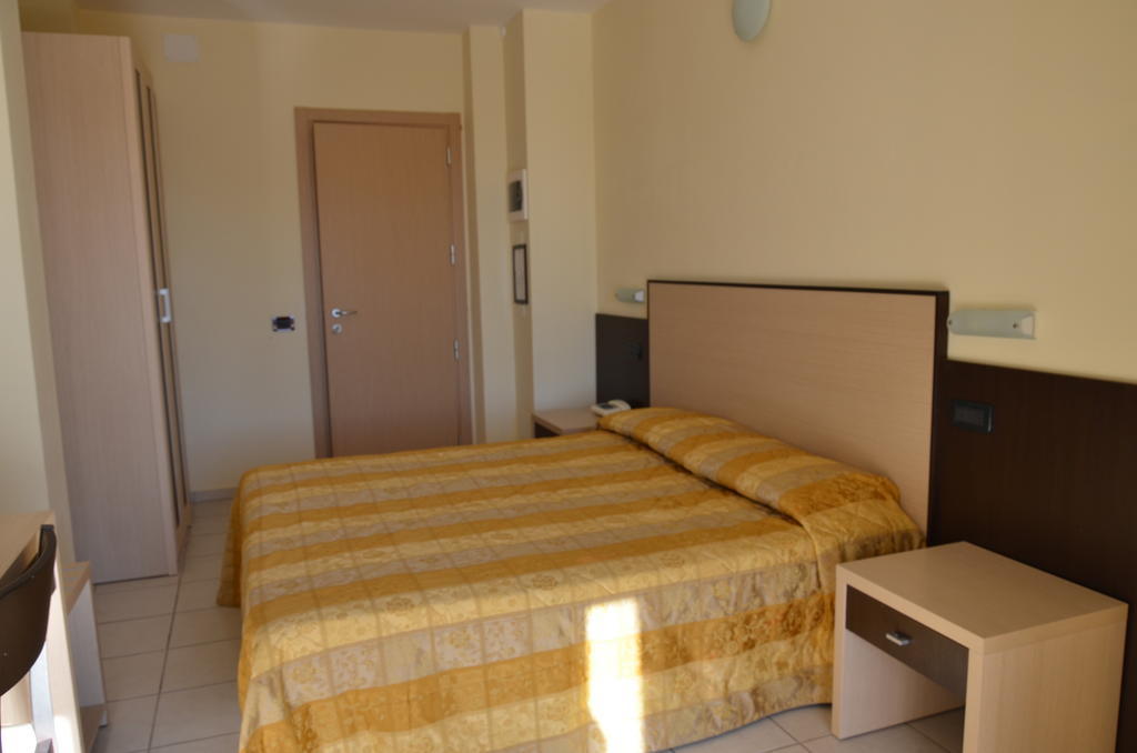 Hotel Mirage Milano Marittima Kültér fotó