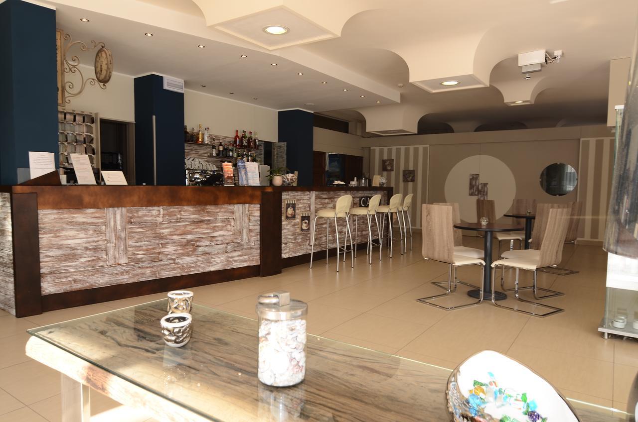 Hotel Mirage Milano Marittima Kültér fotó