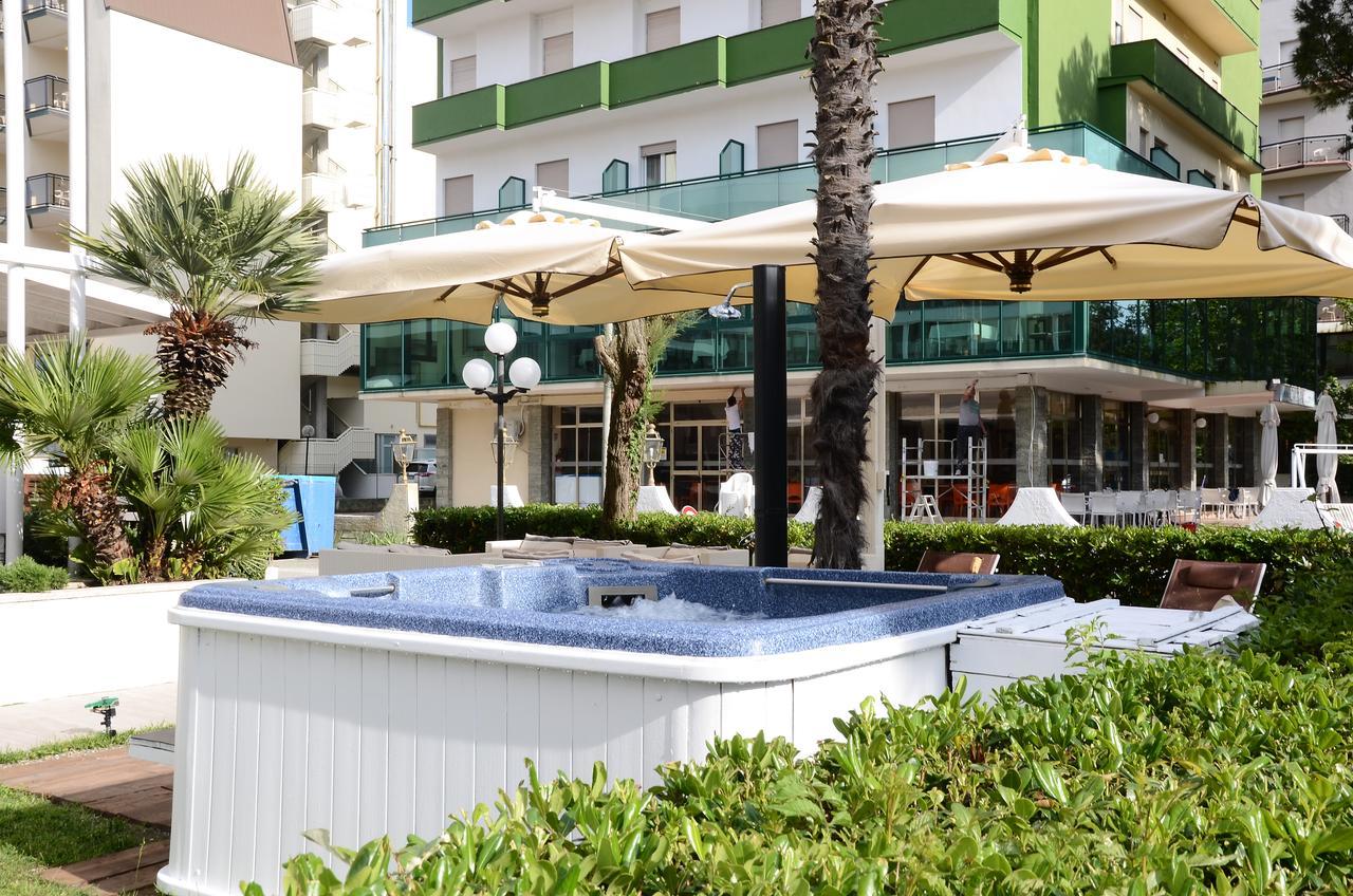 Hotel Mirage Milano Marittima Kültér fotó