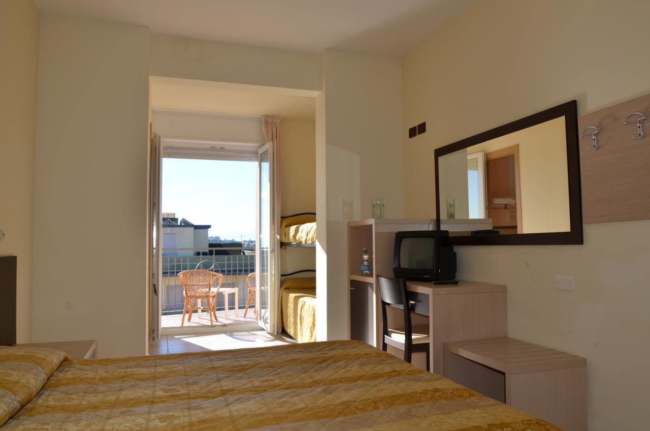 Hotel Mirage Milano Marittima Kültér fotó