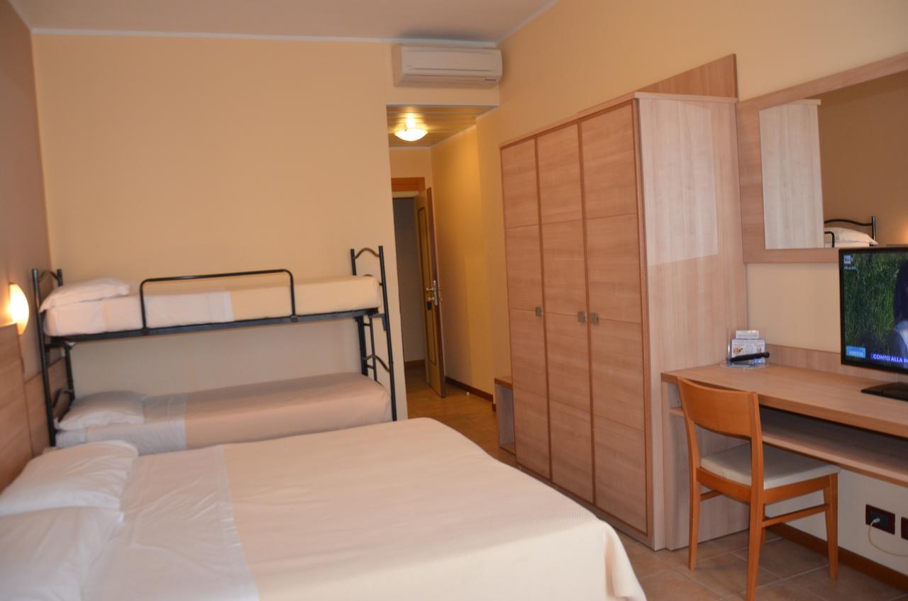 Hotel Mirage Milano Marittima Kültér fotó