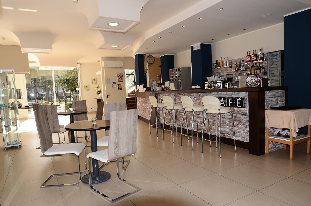 Hotel Mirage Milano Marittima Kültér fotó